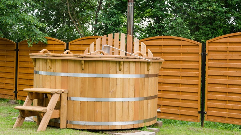 Hot Tub im Garten